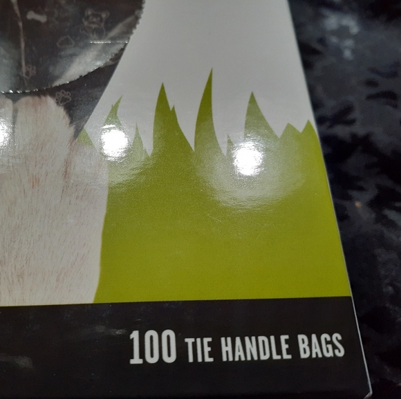 100 The Handle Pet Waste Bags w/Free Leash Clip - Picture 7 of 7